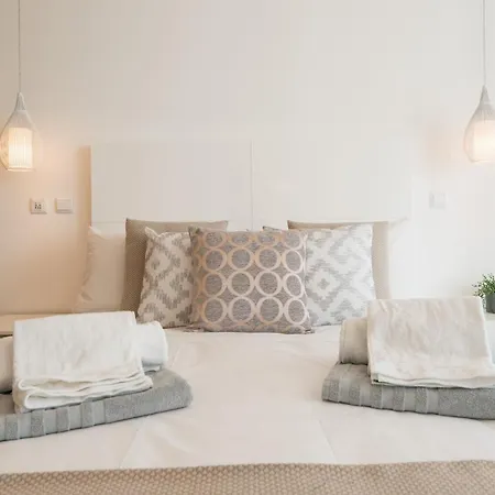 Two Bedroom Ocean View Appartement *