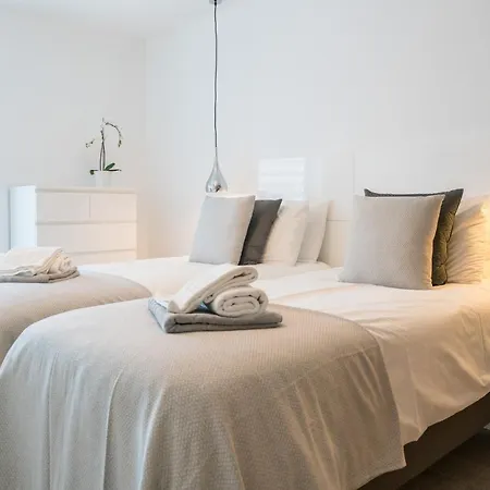 Two Bedroom Ocean View Appartement *