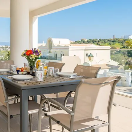 Two Bedroom Ocean View Appartement