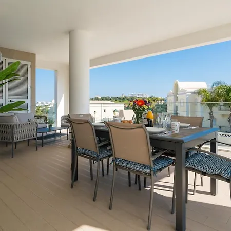 Two Bedroom Ocean View Appartement