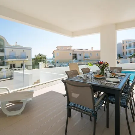 Apartment Two Bedroom Ocean View