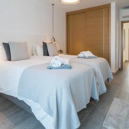 Apartment Two Bedroom Ocean View *