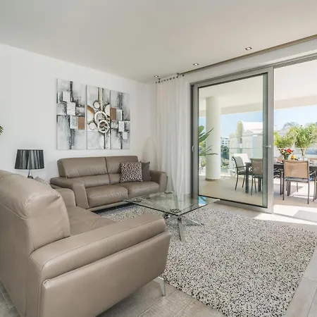 Apartment Two Bedroom Ocean View *